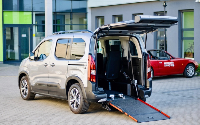 samochody osobowe Peugeot Rifter cena 215500 przebieg: 10, rok produkcji 2024 z Busko-Zdrój